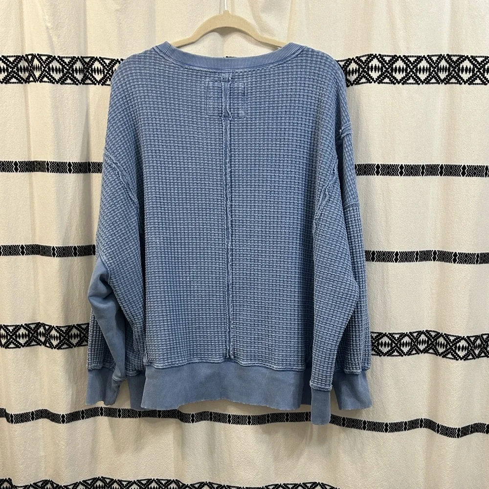 American Eagle Outfitters Bug Hug Sweatshirt - Picture 4 of 4
